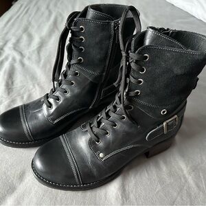 Taos Footwear Black Lace-Up Boots with Buckle